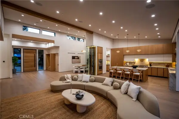 5636 Rawlings Avenue, Woodland Hills, CA 91367