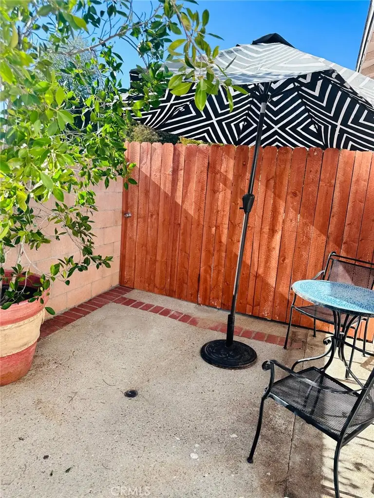 18155 Schoenborn St, Northridge, CA 91325 - #1