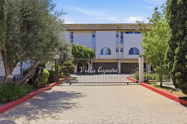 5218 Lindley Avenue #3, Encino, CA 91316