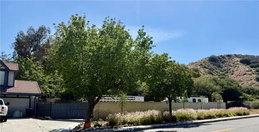 29445 Poppy Meadow, Canyon Country, CA 91387 - #2