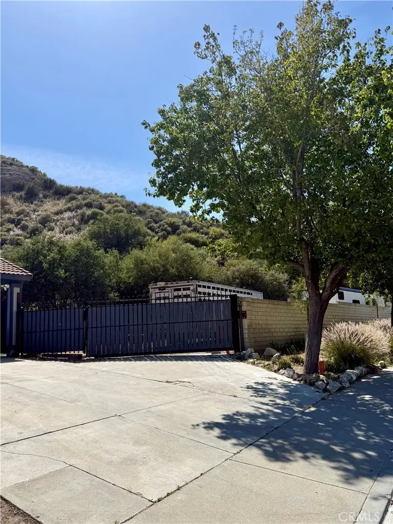 29445 Poppy Meadow, Canyon Country, CA 91387 - #3