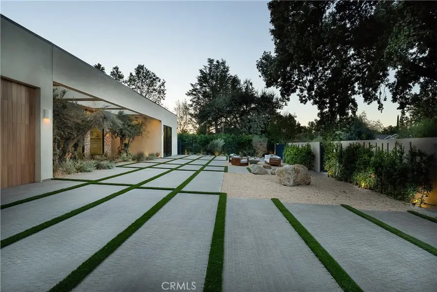 23340 Collins, Woodland Hills, CA 91367 - #2