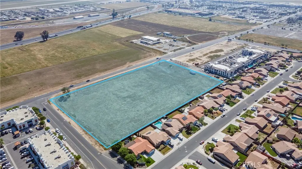555 Dover Parkway, Delano, CA 93215 - #1