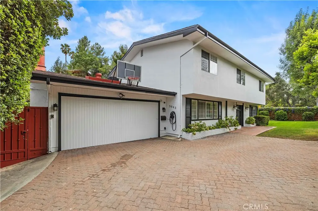 5943 Salamea Avenue, Woodland Hills, CA 91367 - #1