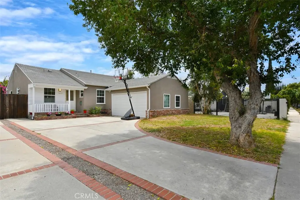 5836 Norwich Ave., Sherman Oaks, CA 91411 - #1