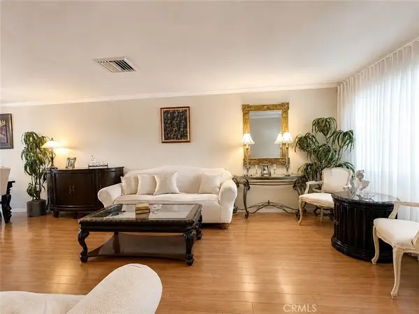 17041 Roscoe Boulevard #3, Northridge, CA 91325