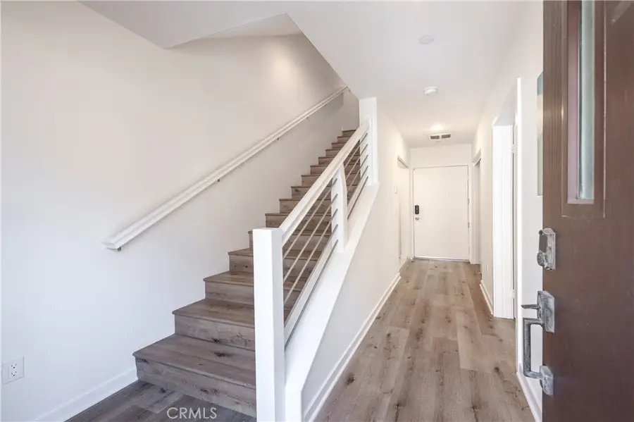 2926 Rowena Avenue #4, Los Angeles, CA 90039 - #3