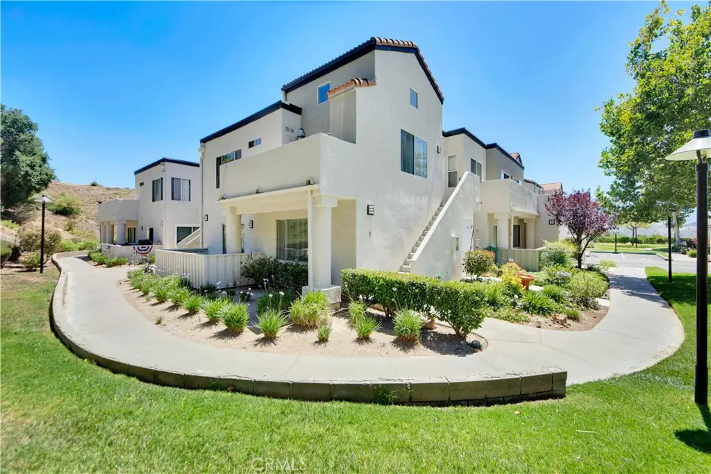 21203 Trumpet Drive #102, Newhall, CA 91321 - #1