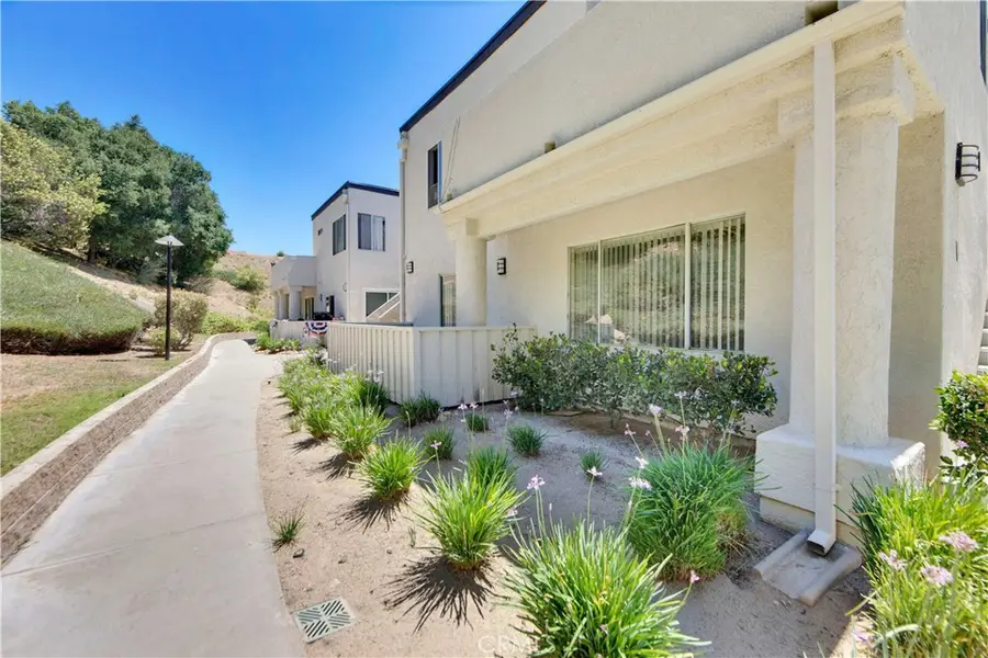 21203 Trumpet Drive #102, Newhall, CA 91321 - #2