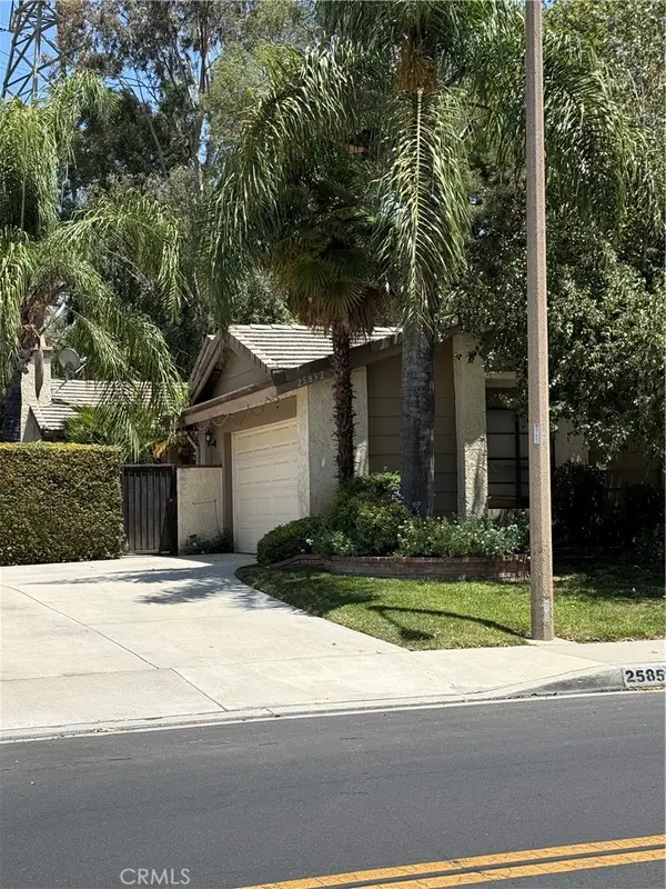 25852 Estaban, Valencia, CA 91355
