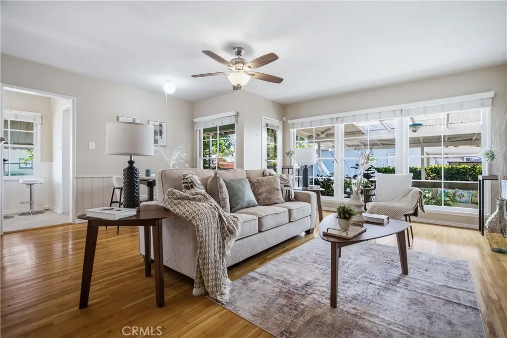 17061 Lorne, Lake Balboa, CA 91406 - #1