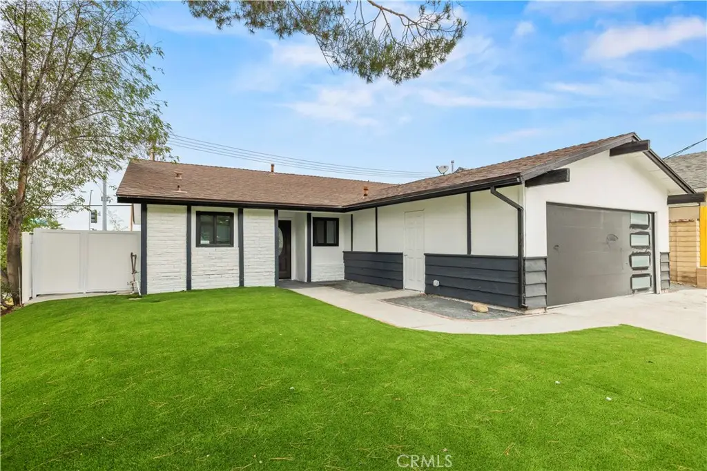 28201 Hot Springs, Canyon Country, CA 91351 - #1