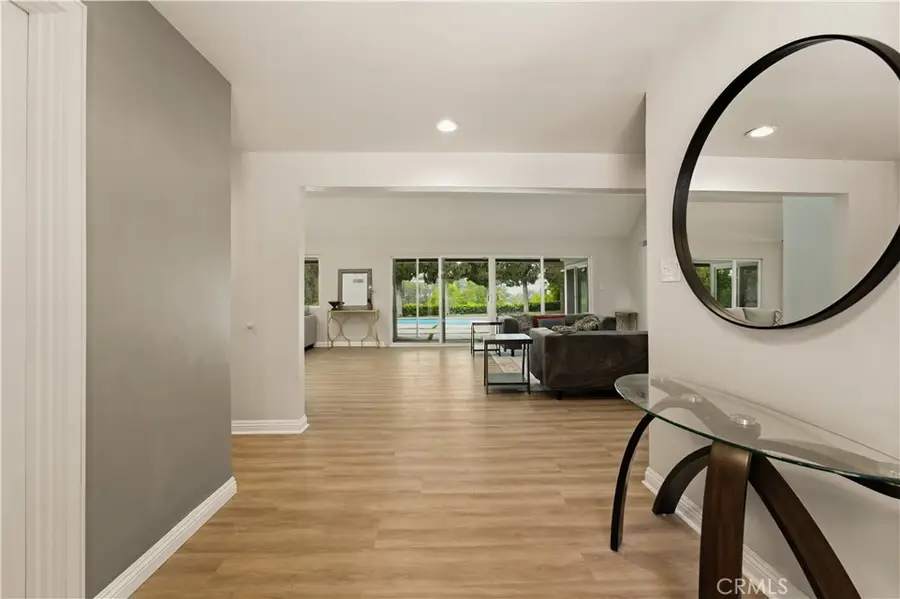 15701 Royal Ridge, Sherman Oaks, CA 91403 - #3