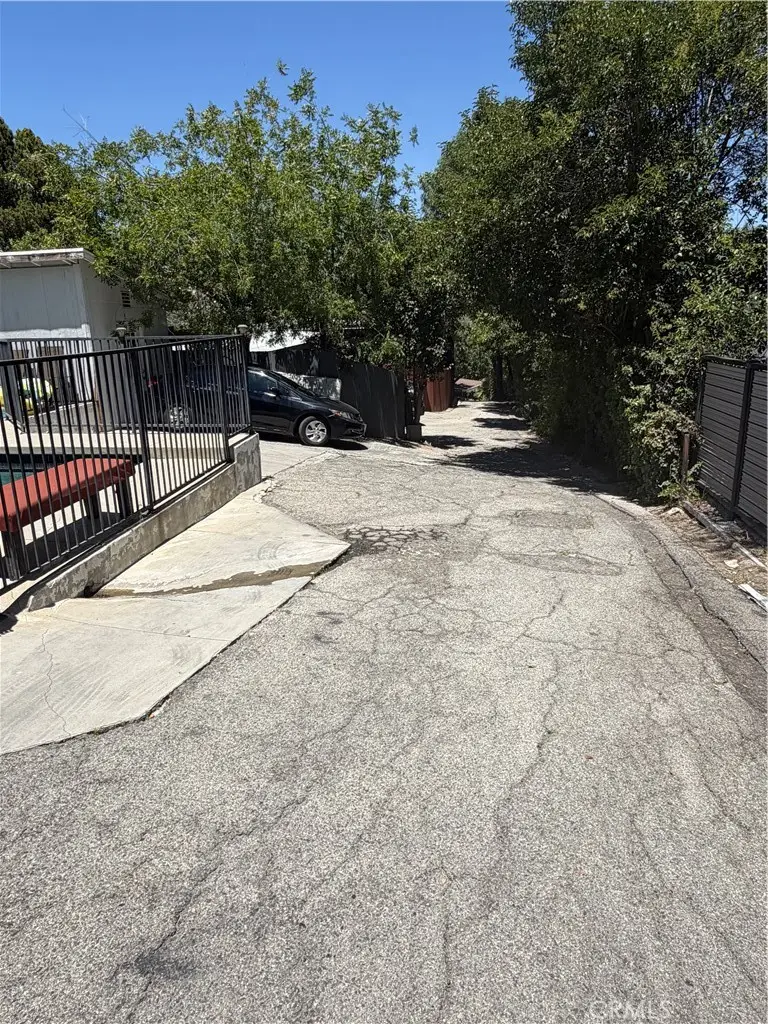 22304 Cass, Woodland Hills, CA 91364 - #2