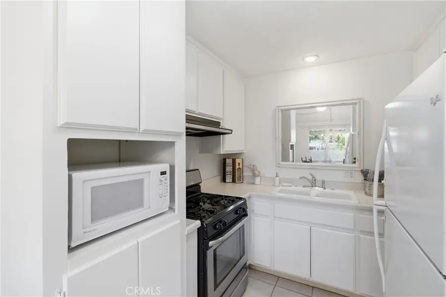 19158 Avenue Of The Oaks #C, Newhall, CA 91321 - #3