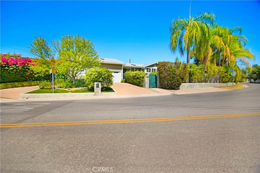 5062 Avenida Hacienda, Tarzana, CA 91356 - #1