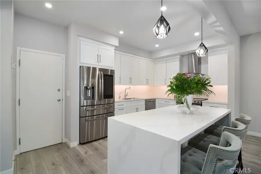 5216 Yarmouth Avenue, Encino, CA 91316 - #3