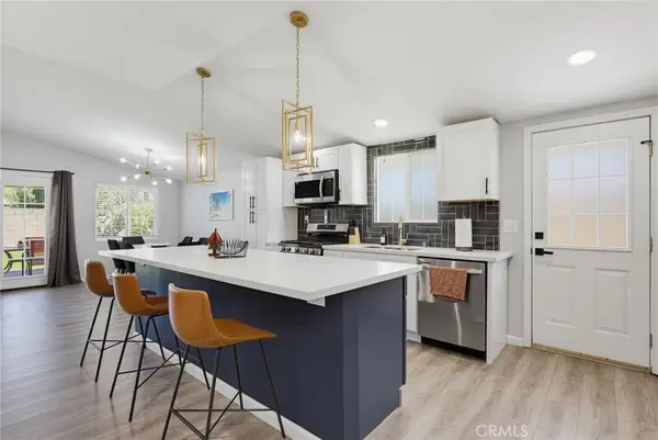 6564 Kelvin Avenue, Los Angeles, CA 91306