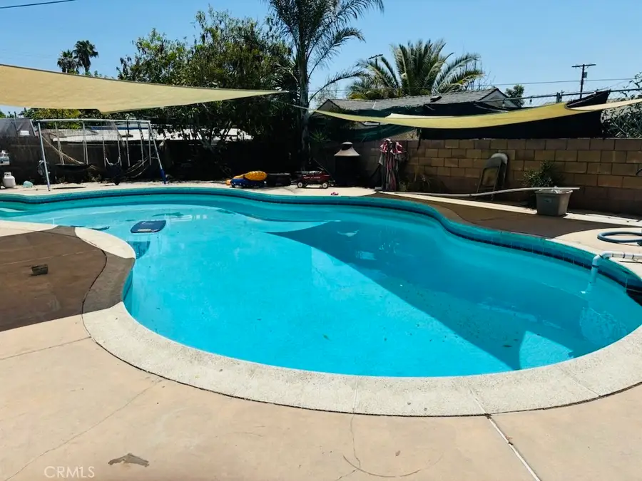 11619 Borden, Pacoima, CA 91331 - #2