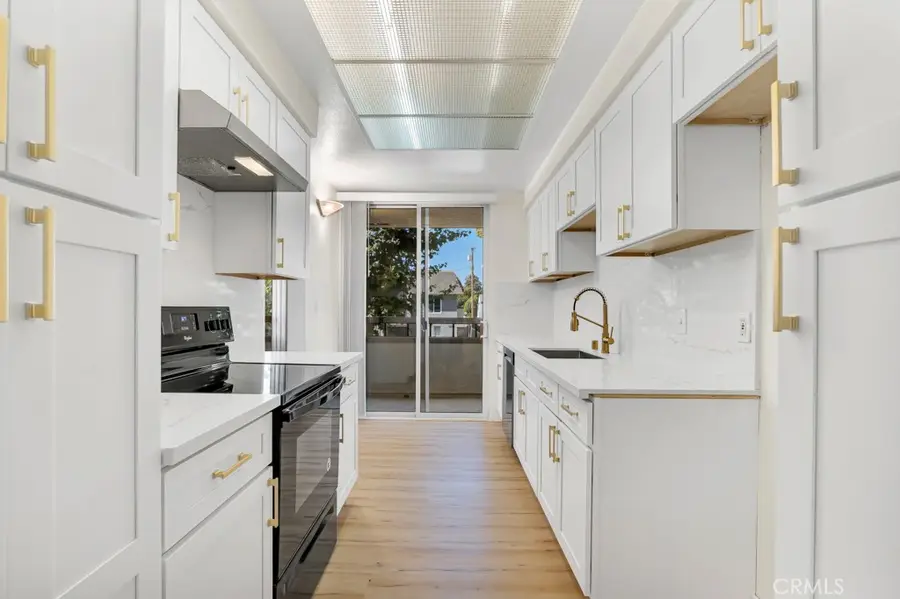 14530 Benefit Street #102, Sherman Oaks, CA 91403 - #3