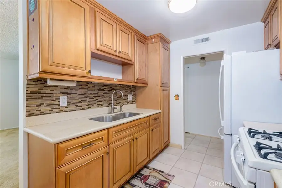 11813 Runnymede Street #28, North Hollywood, CA 91605 - #3