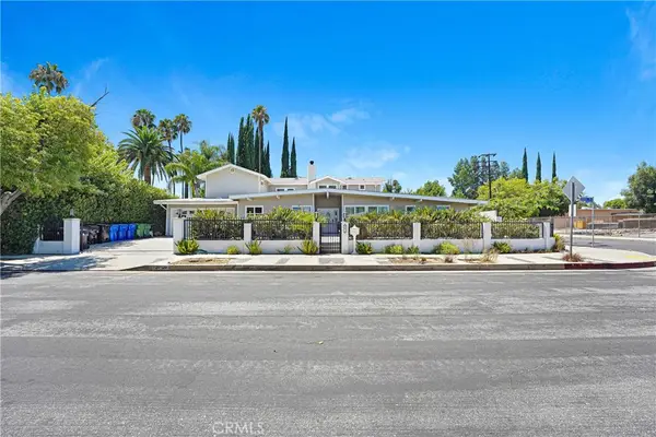 22450 Collins, Woodland Hills, CA 91367