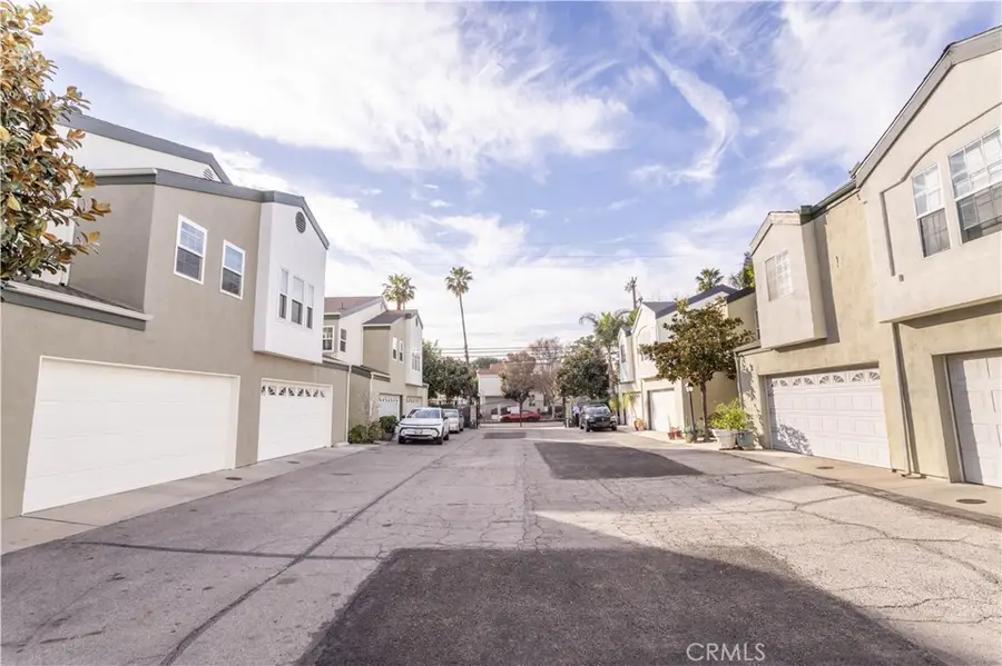 9146 Lemona Avenue #105, North Hills, CA 91343 - #2