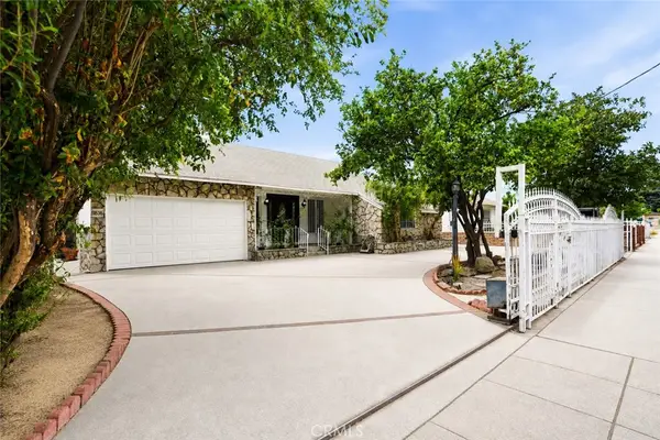 11840 Gilmore, Los Angeles, CA 91606