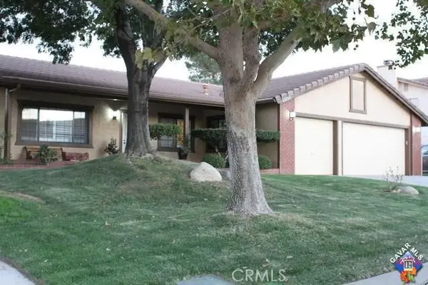 42220 Woodstone, Lancaster, CA 93536