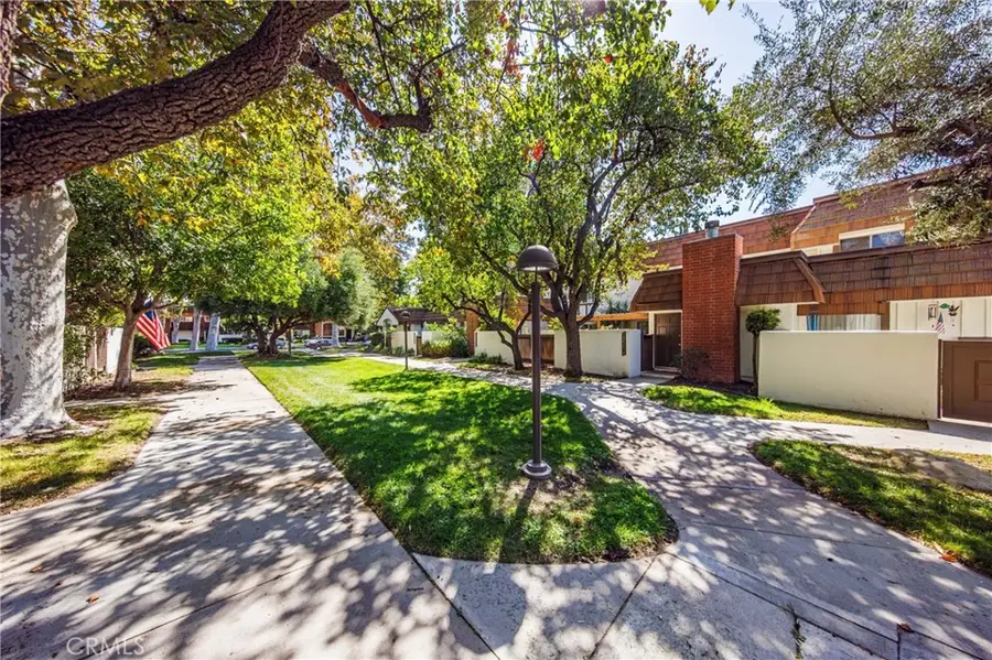 10415 Larwin, Chatsworth, CA 91311 - #2
