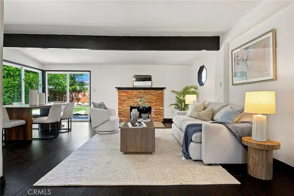 7357 Anatola Avenue, Lake Balboa, CA 91406
