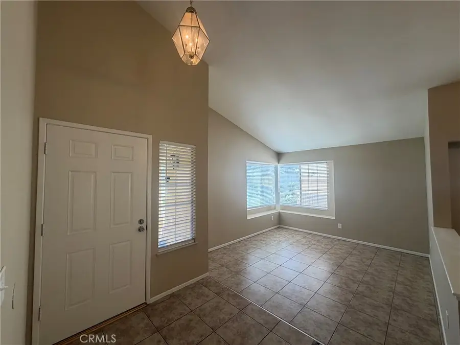 6504 Quaking Aspen, Bakersfield, CA 93313 - #3