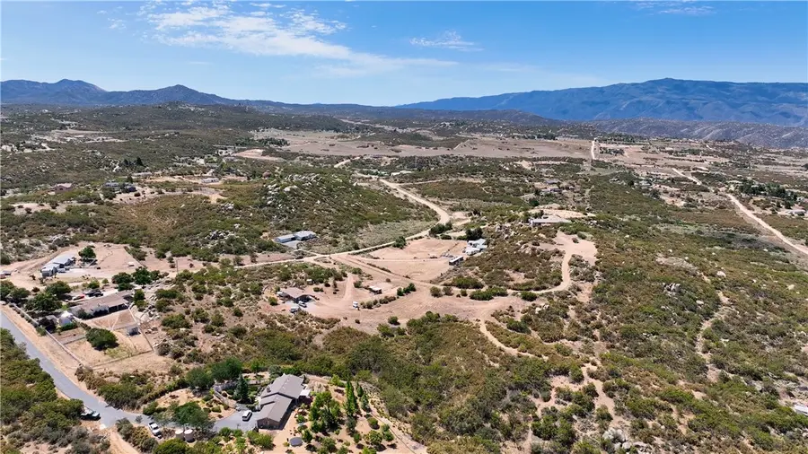 1040 Rolling Hills Dr, Aguanga, CA 92536 - Image #2