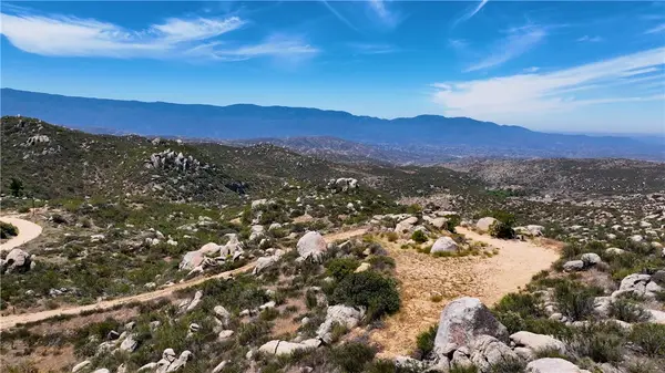 988 Crazy Horse Canyon Drive, Aguanga, CA 92536