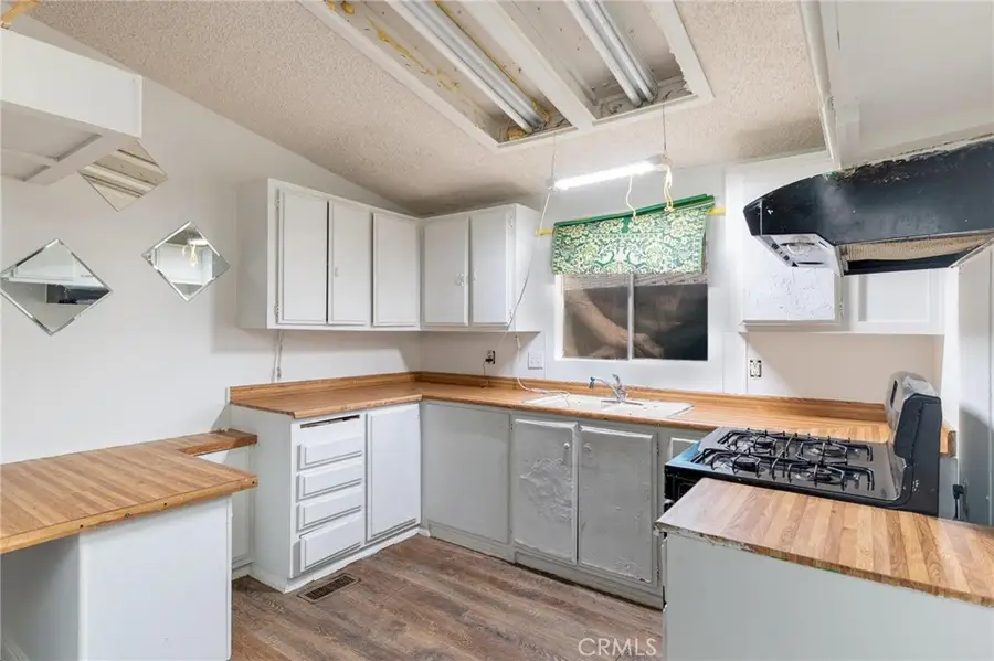 1097 N State Street #49, Hemet, CA 92543 - #2