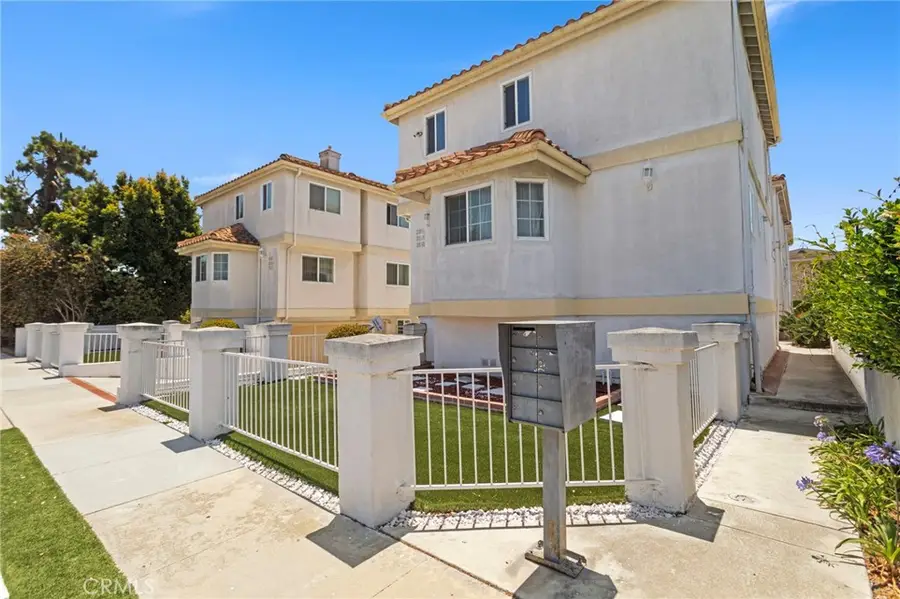 3918 W 118th Place #8, Hawthorne, CA 90250 - #2