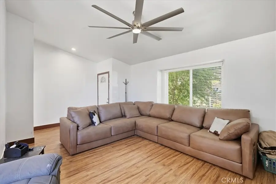 19250 Henshaw Ct, Lake Elsinore, CA 92530 - #3