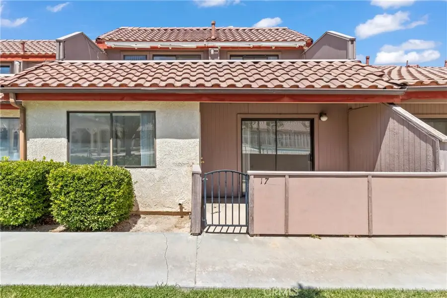43334 32nd St W #17, Lancaster, CA 93536 - Image #2
