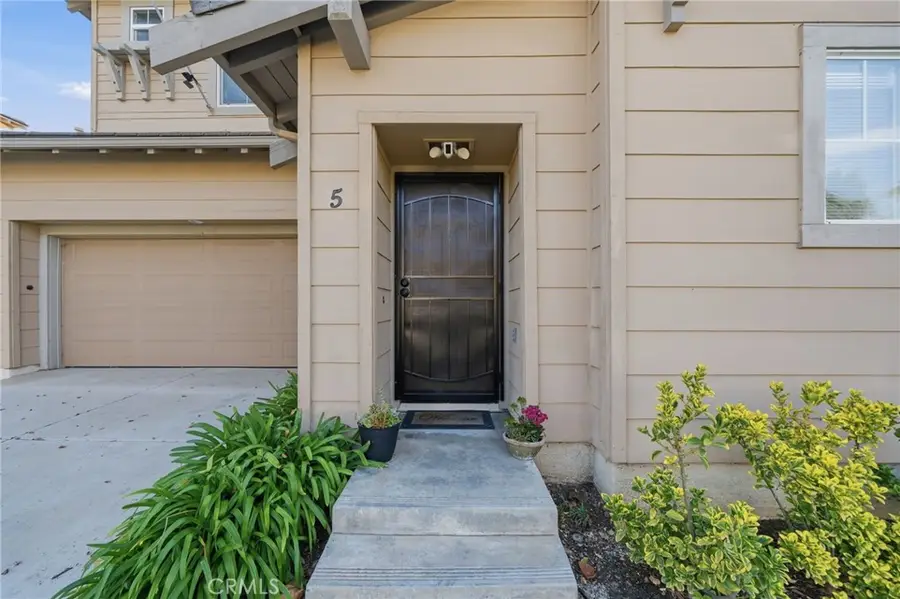 24731 Valleywalk Street #5, Murrieta, CA 92562 - Image #2