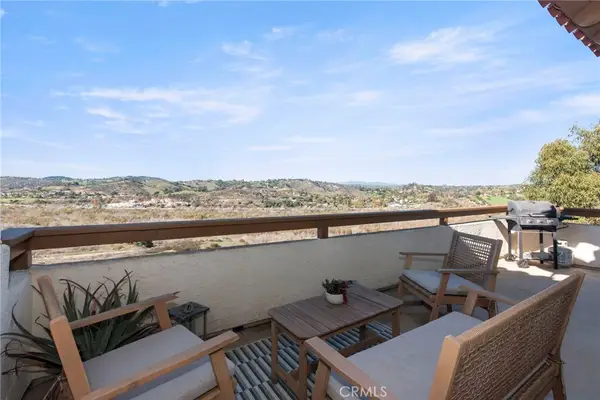 31940 Del Cielo Este #D5, Bonsall, CA 92003