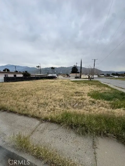 1174 W Hays, Banning, CA 92220