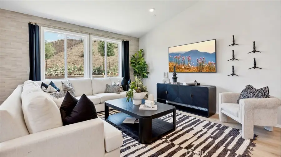 26158 Gentry Avenue, Corona, CA 92883 - #3