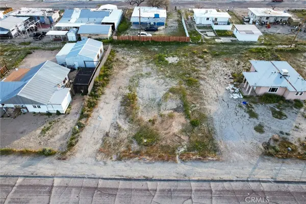 13797 Sutter St, Trona, CA 93562