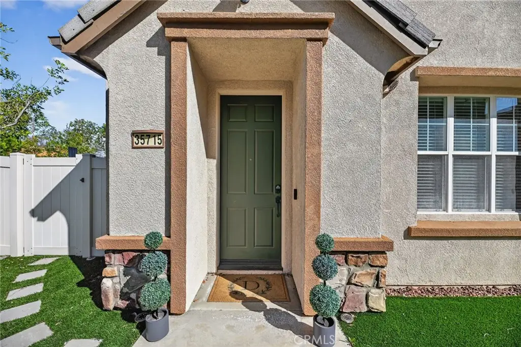 35715 Plume Ln, Murrieta, CA 92562 - #1