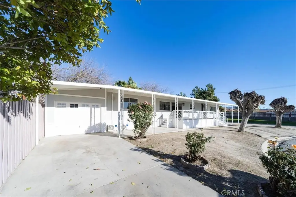 1400 E Menlo #49, Hemet, CA 92544 - #1