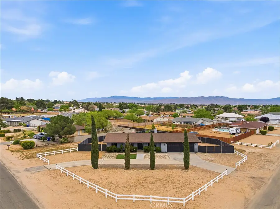 19125 Shoshonee Road, Apple Valley, CA 92307 - #2