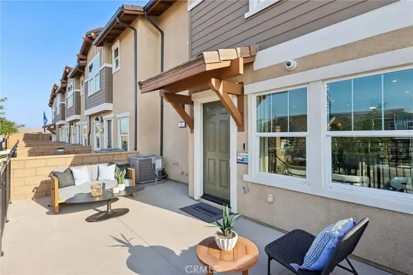 15575 April Dawn Way #5, Fontana, CA 92336