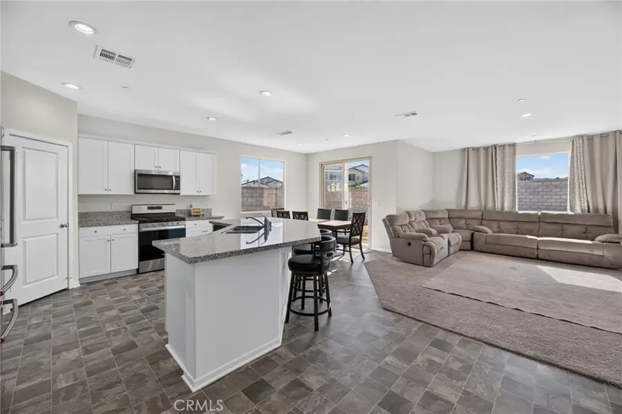 4877 Goldfinch Street, Hemet, CA 92545 - #2