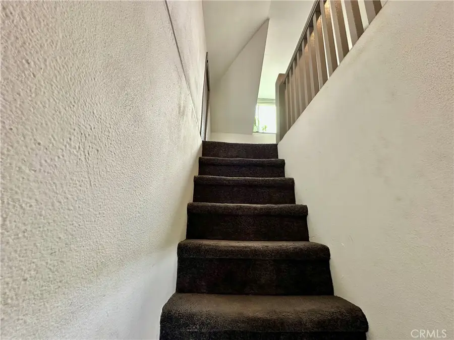 160 W 48th Street, Los Angeles, CA 90037 - Image #3