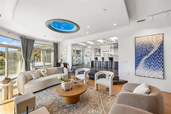 2637 N Mountain Avenue, Claremont, CA 91711